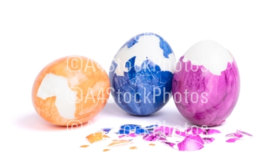 Painted eggs, pealed easter egg